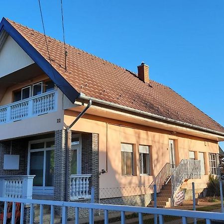 Magdalena Haz Apartment Balatonlelle Exterior photo